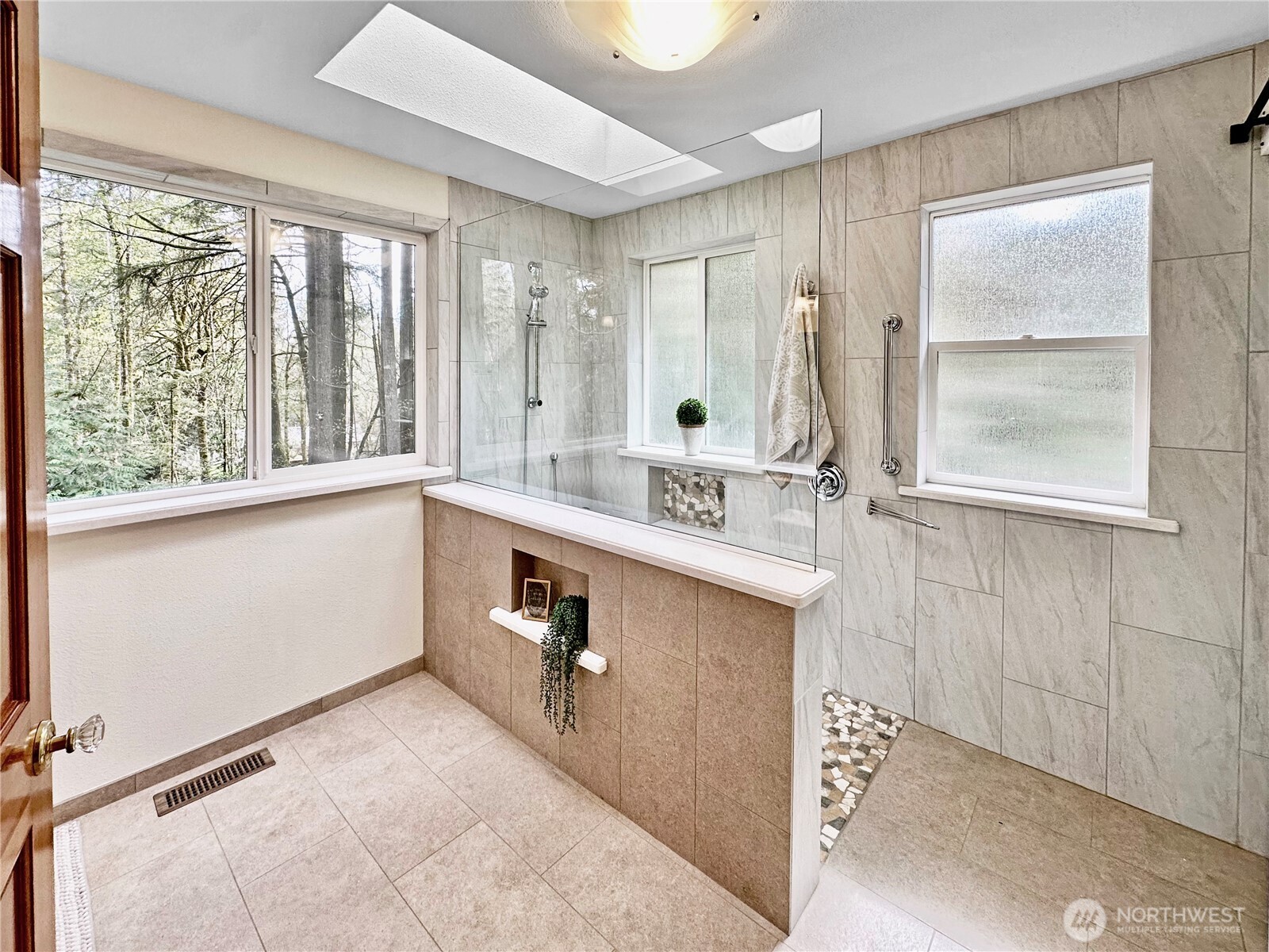 6837 Foothill Loop SW, Olympia, WA 98512