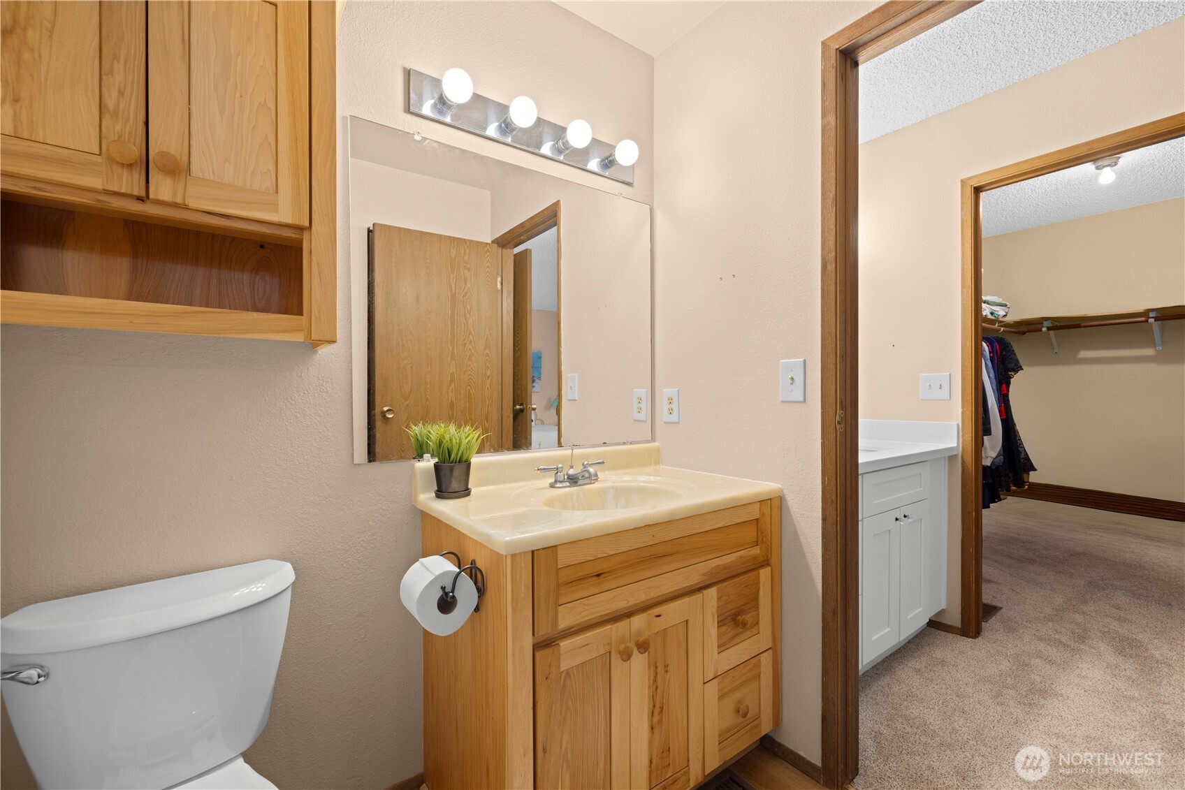 12024 101 Avenue NE #E2, Kirkland, WA 98034
