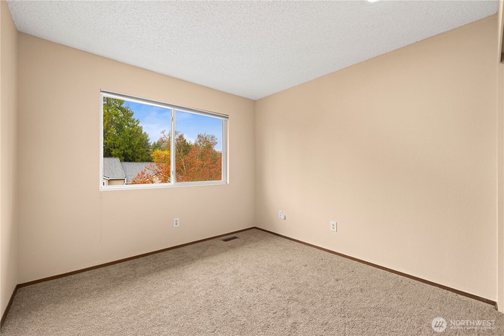 12024 101 Avenue NE #E2, Kirkland, WA 98034