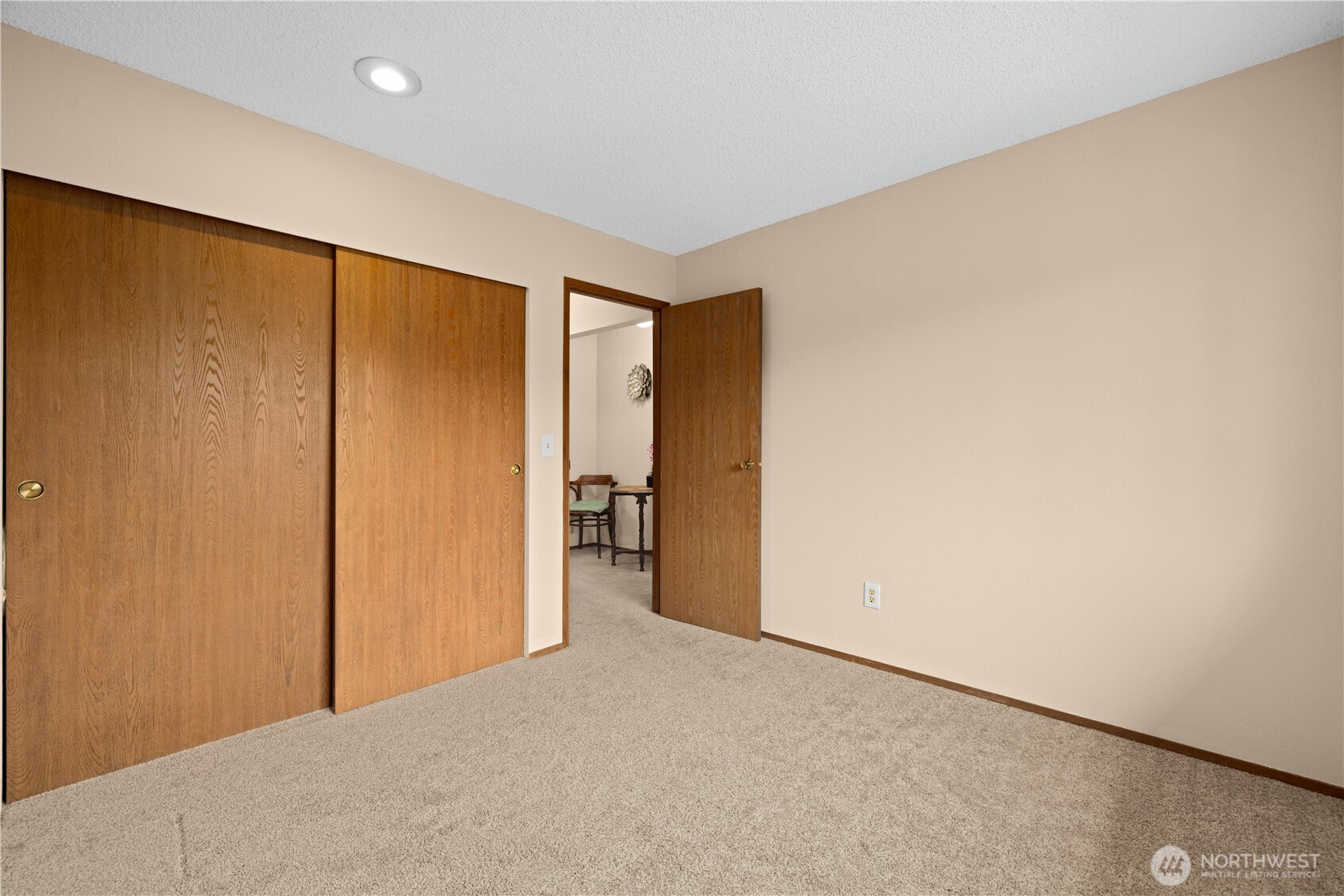 12024 101 Avenue NE #E2, Kirkland, WA 98034