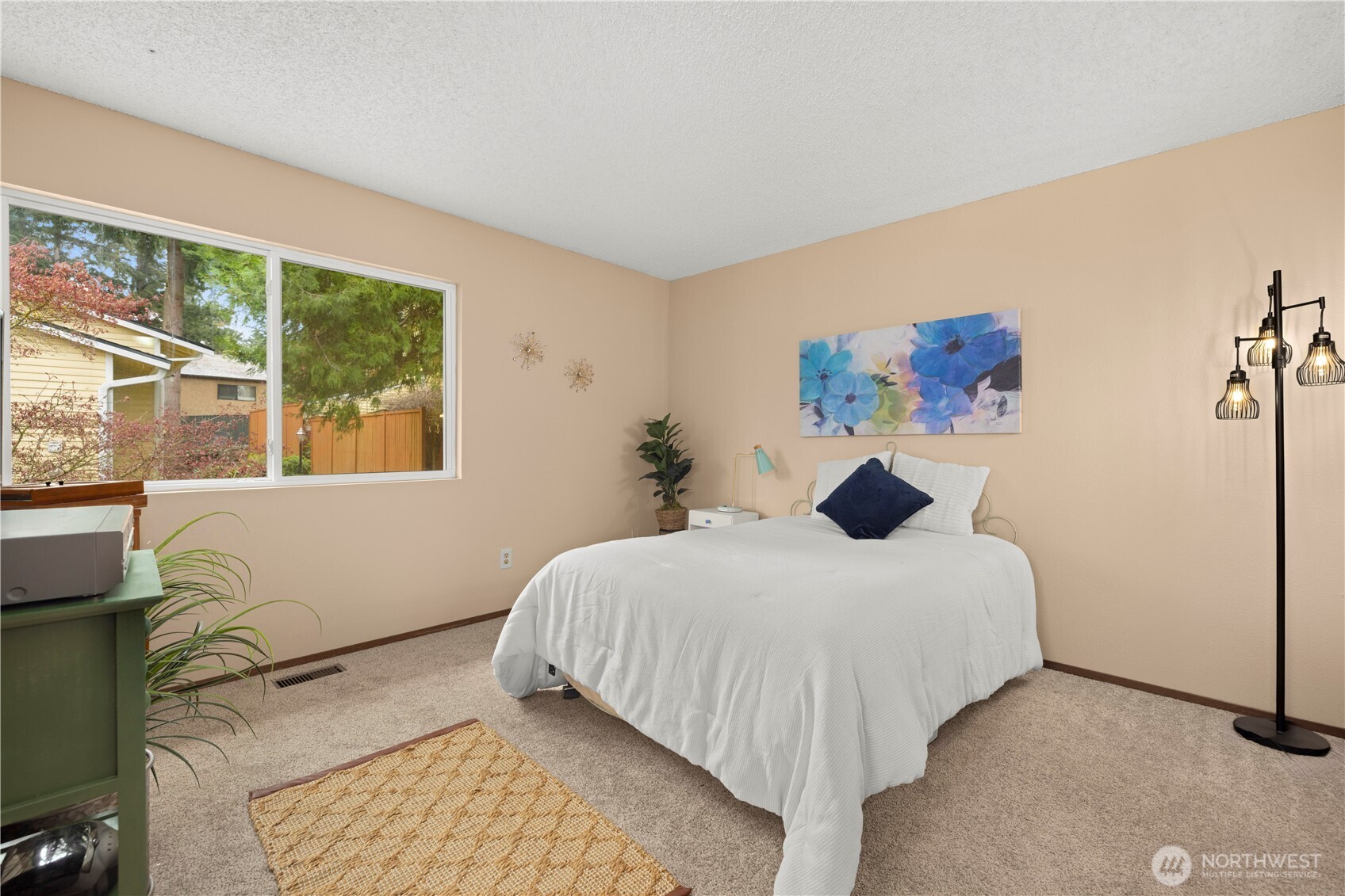 12024 101 Avenue NE #E2, Kirkland, WA 98034