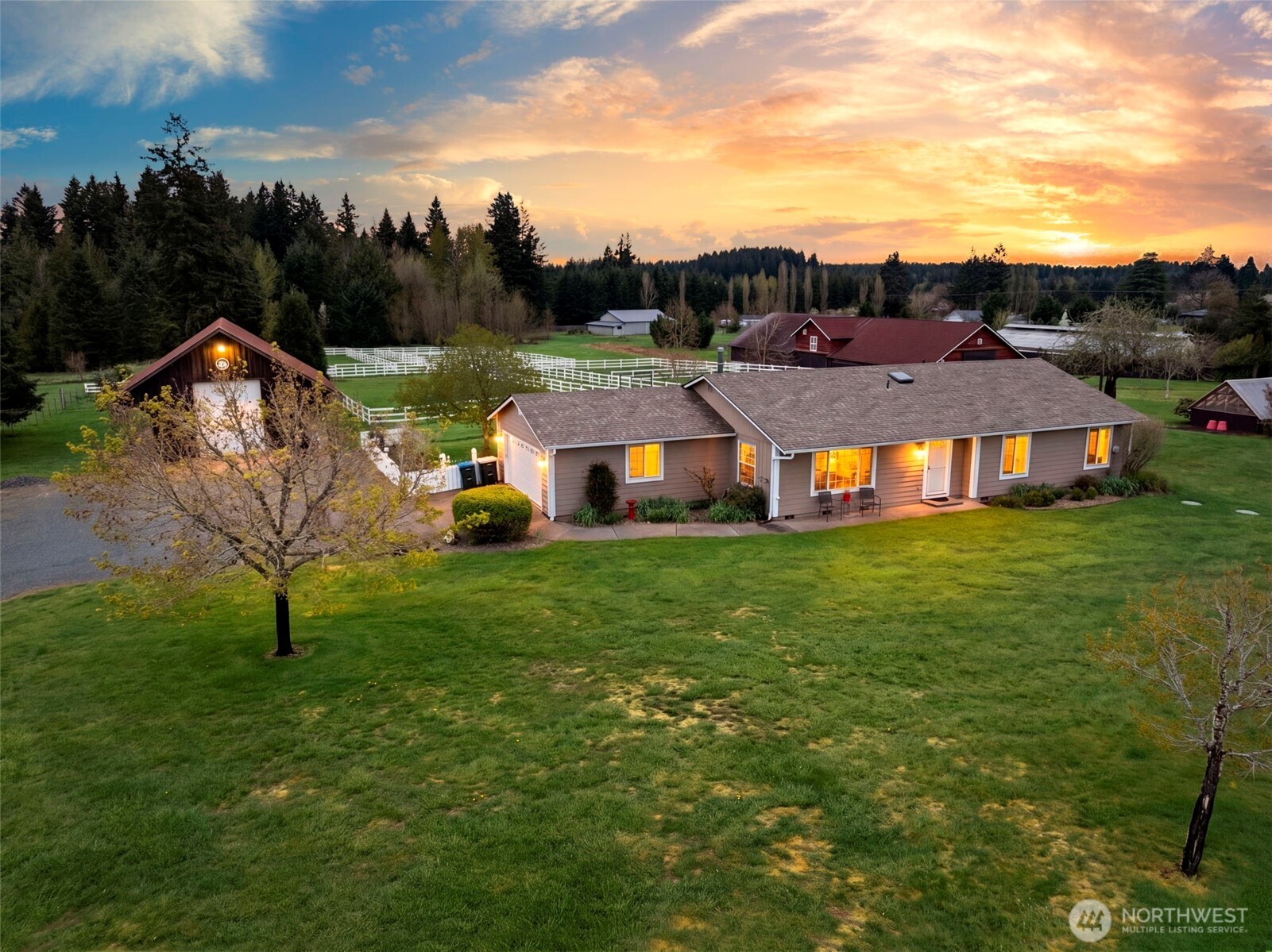 689 Rhoades Road , Winlock, WA 98596