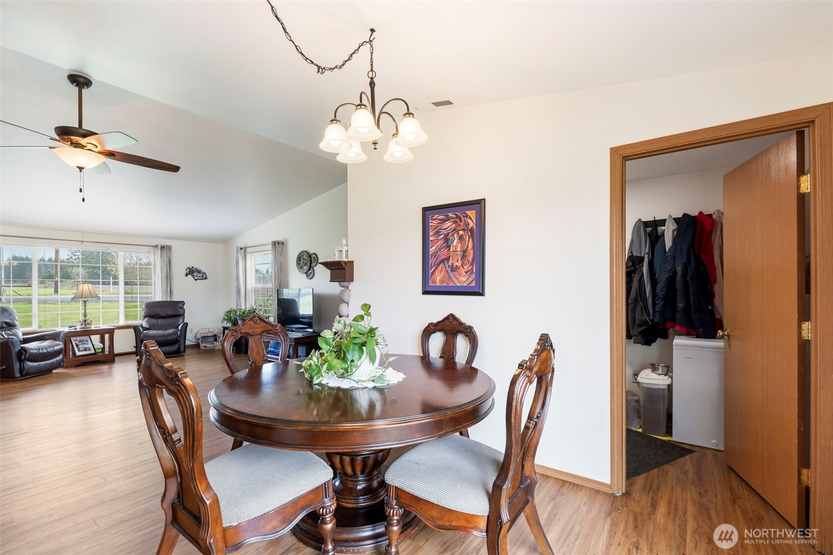 689 Rhoades Road , Winlock, WA 98596