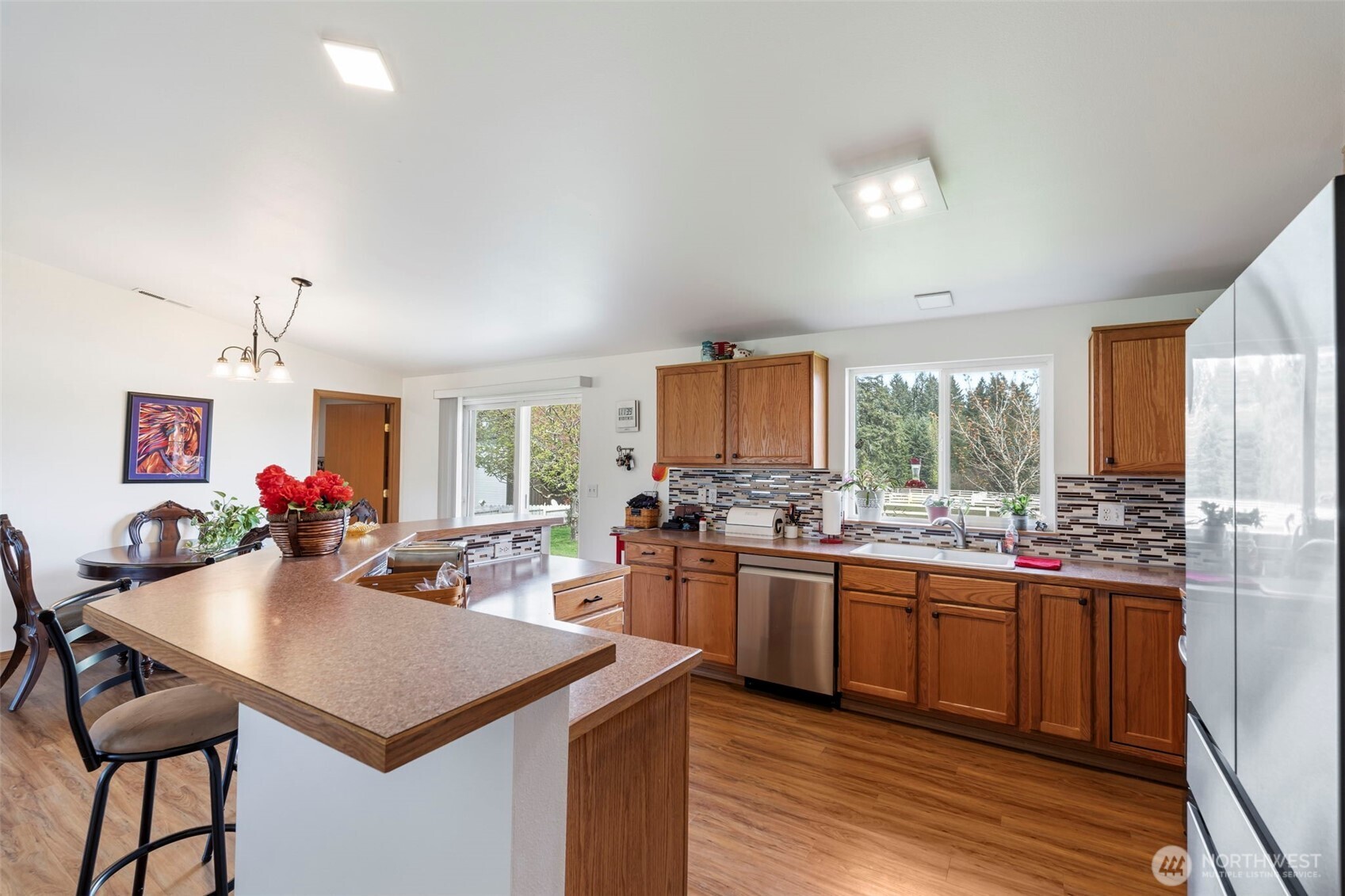689 Rhoades Road , Winlock, WA 98596