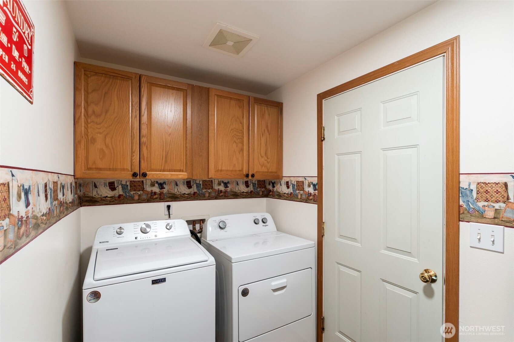 689 Rhoades Road , Winlock, WA 98596