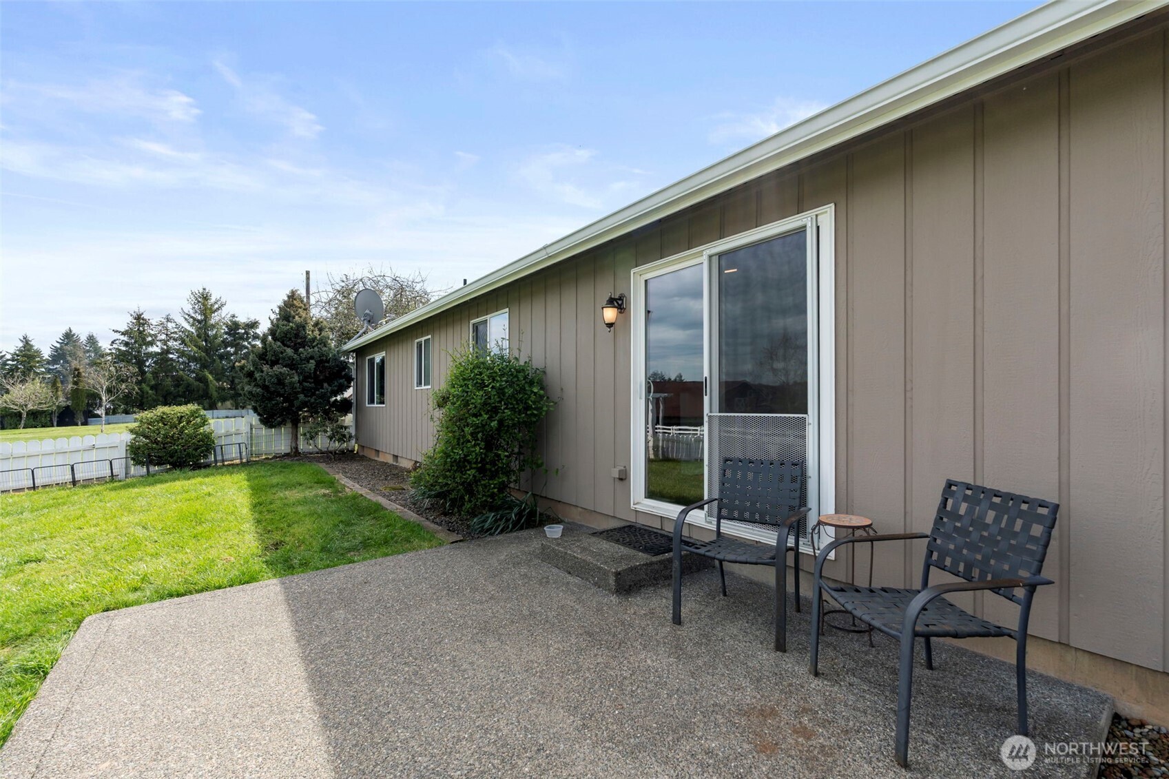 689 Rhoades Road , Winlock, WA 98596