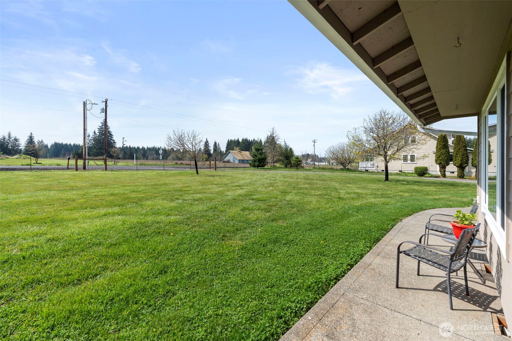 689 Rhoades Road , Winlock, WA 98596