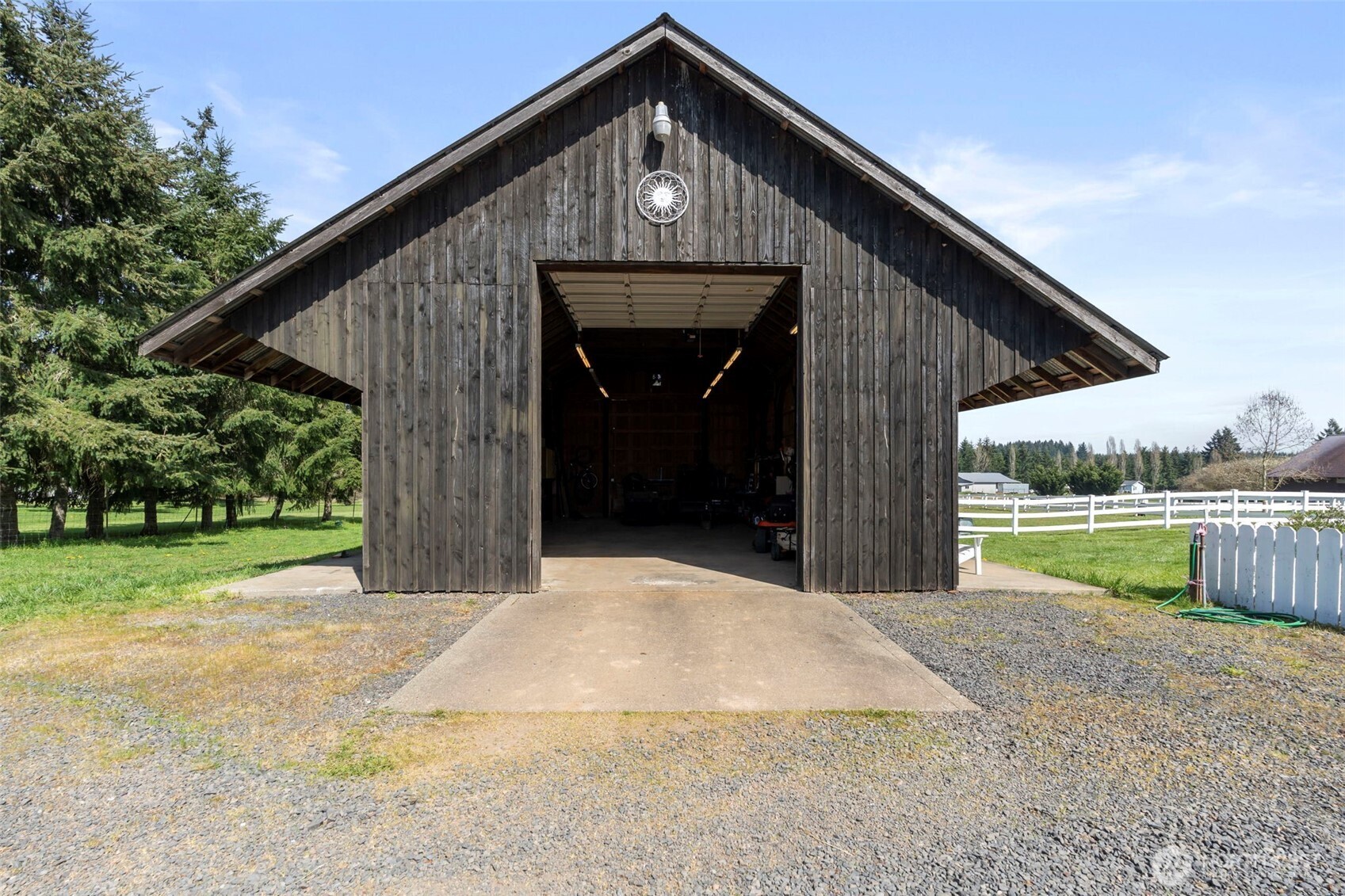 689 Rhoades Road , Winlock, WA 98596