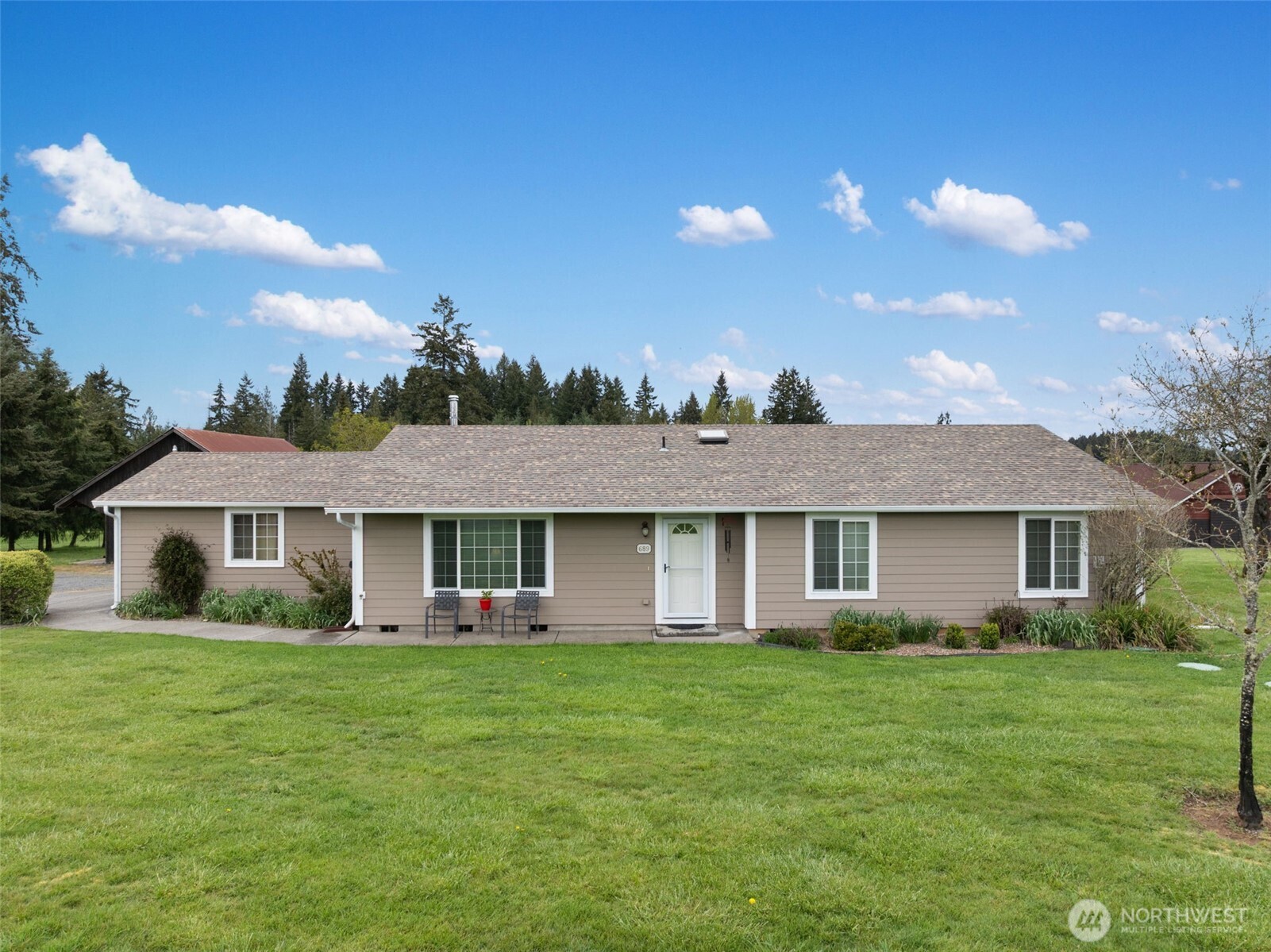 689 Rhoades Road , Winlock, WA 98596