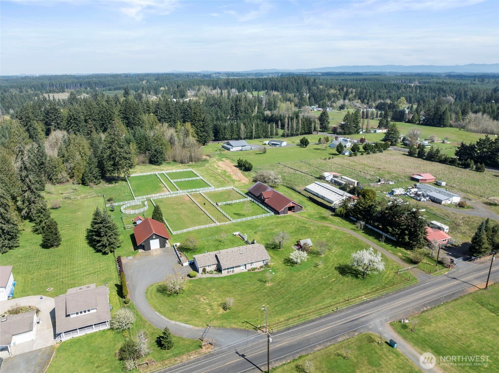 689 Rhoades Road , Winlock, WA 98596