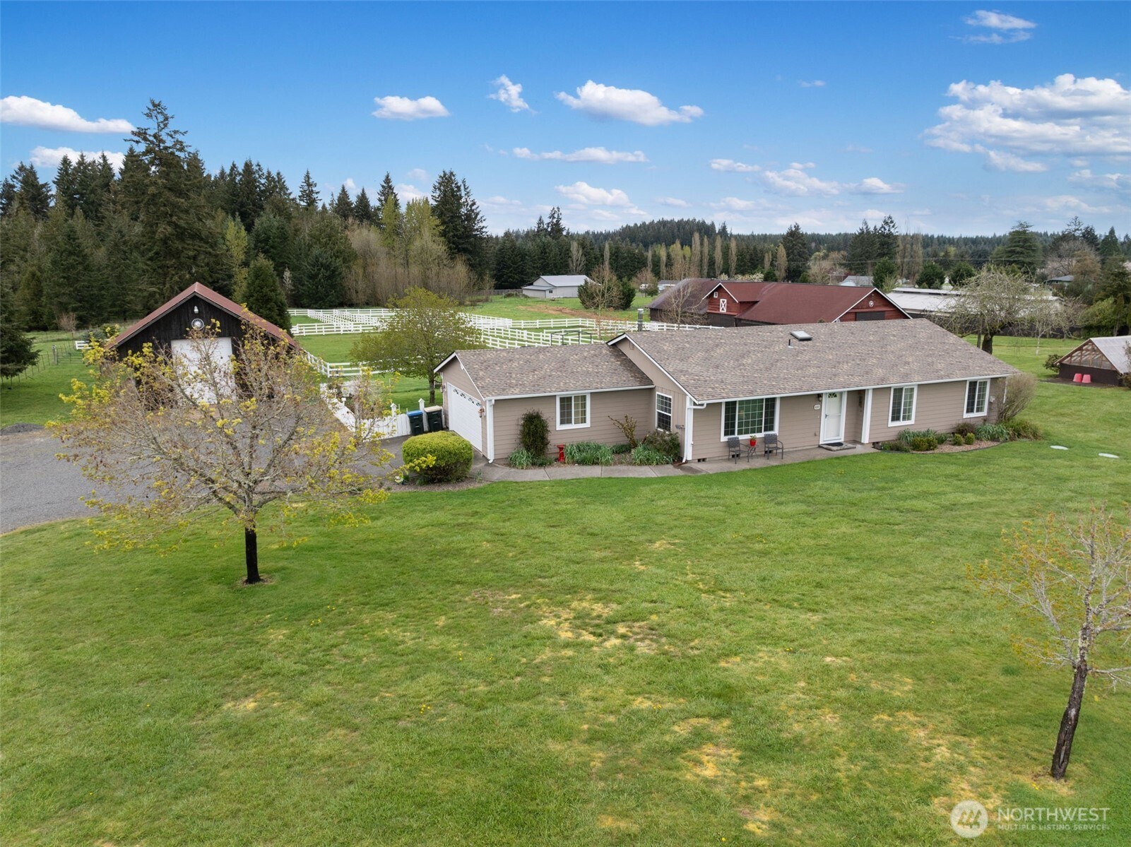 689 Rhoades Road , Winlock, WA 98596
