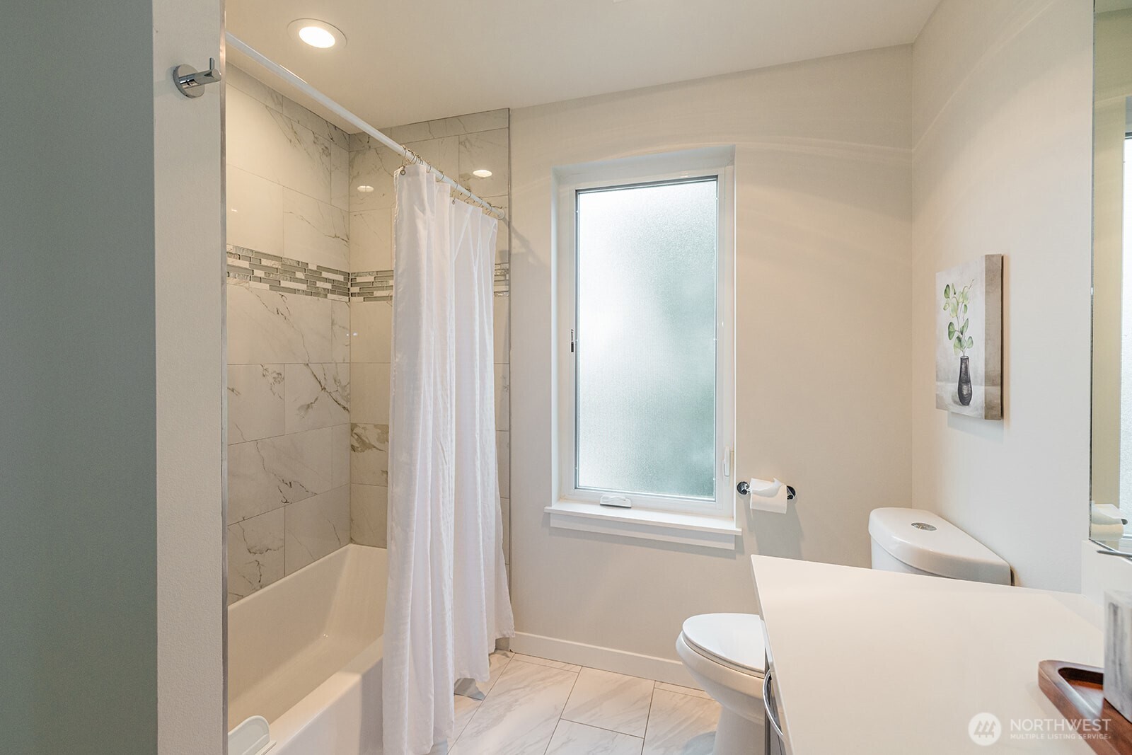 522 N 104th Street , Seattle, WA 98133