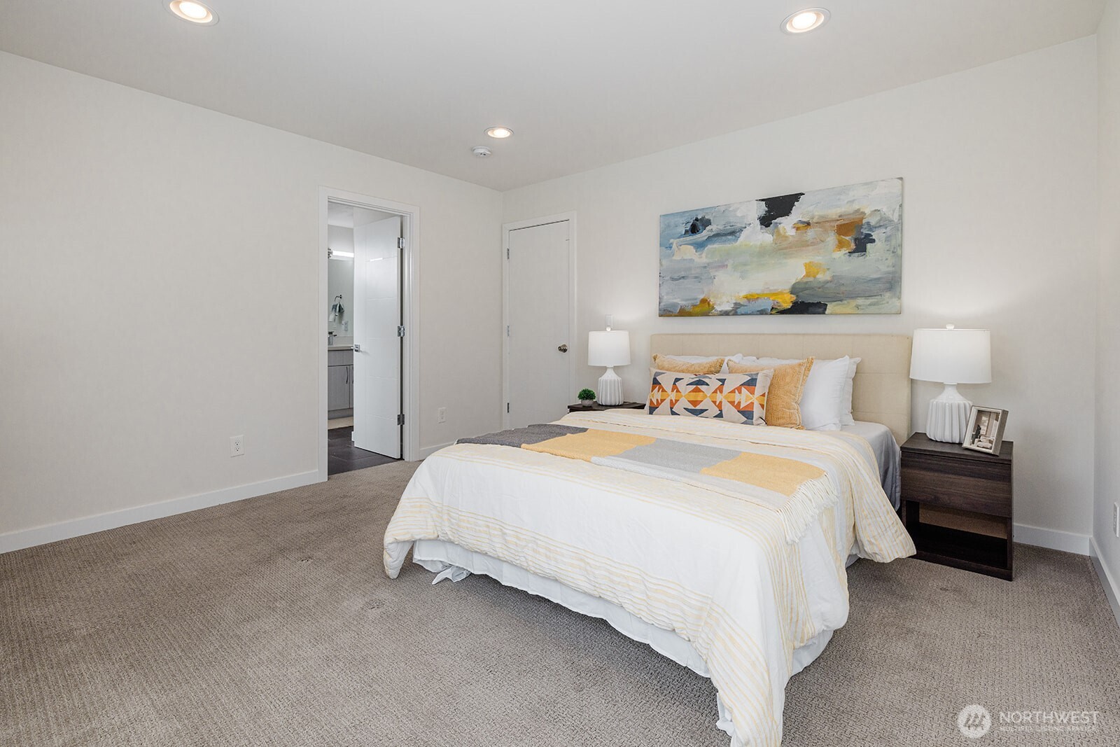 522 N 104th Street , Seattle, WA 98133