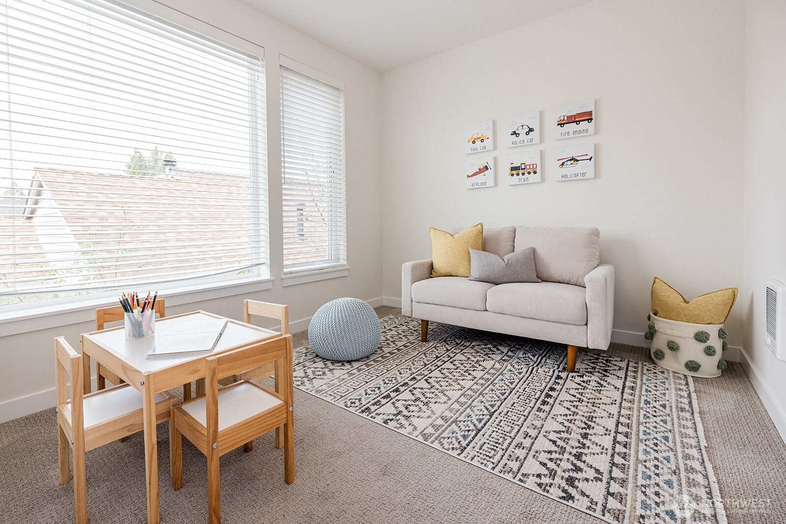 522 N 104th Street , Seattle, WA 98133