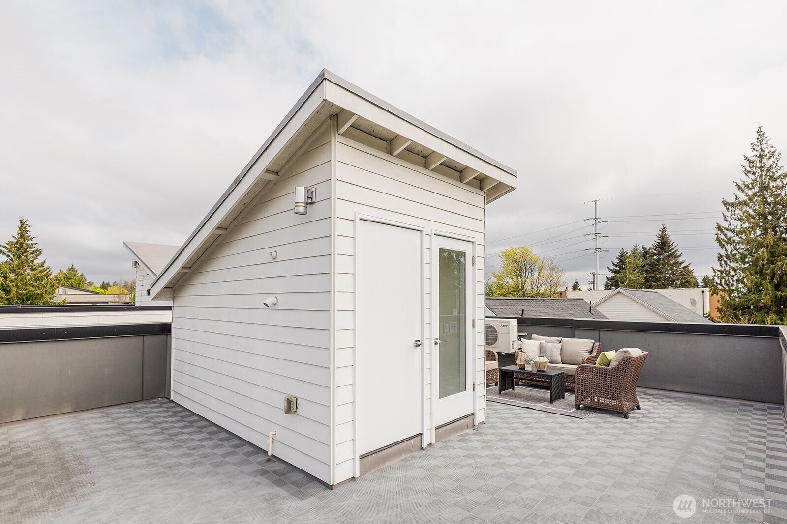 522 N 104th Street , Seattle, WA 98133