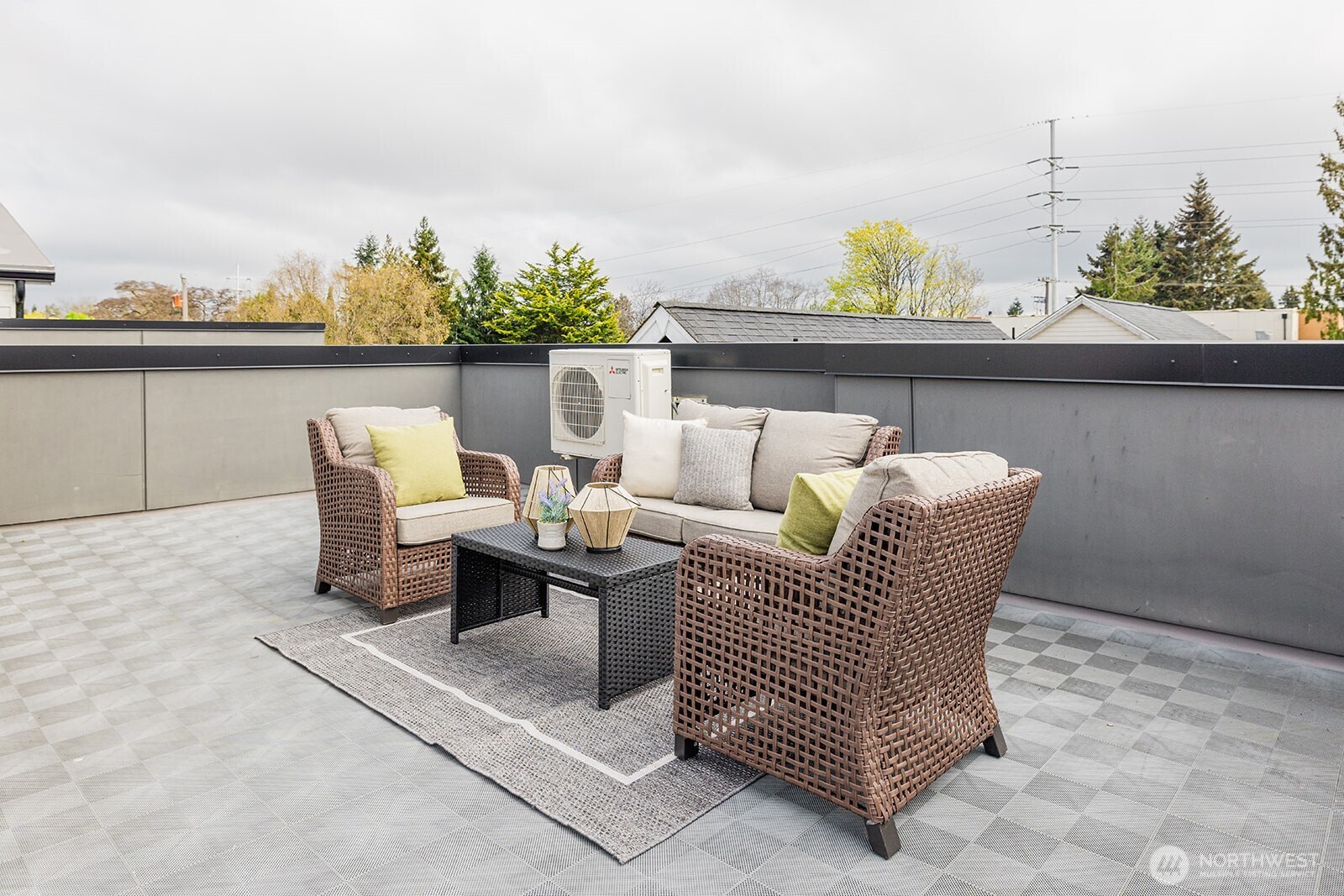 522 N 104th Street , Seattle, WA 98133