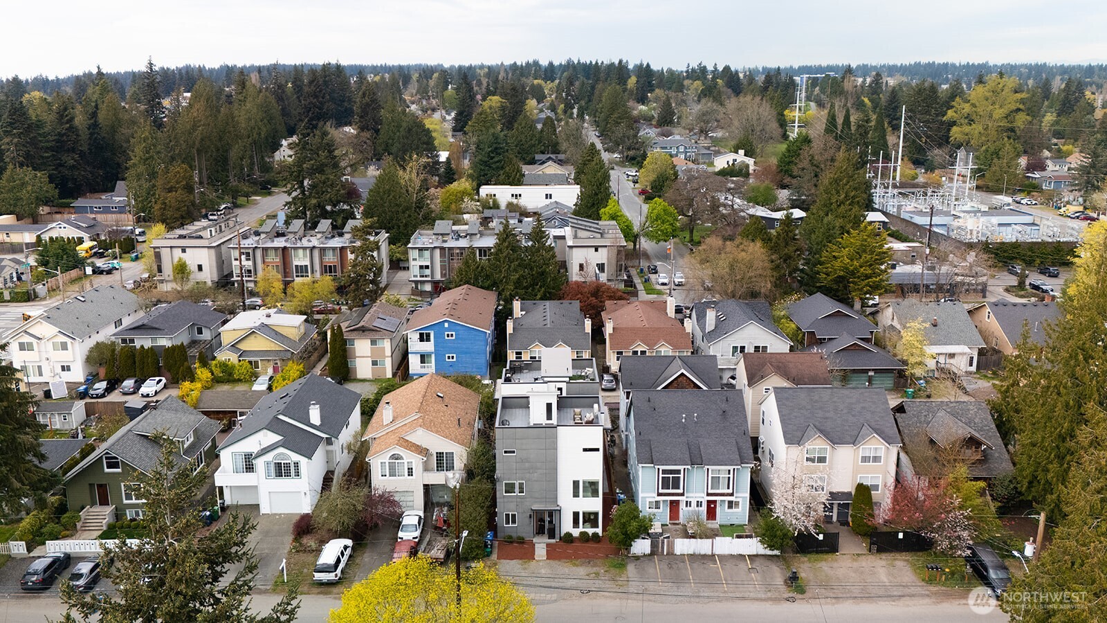 522 N 104th Street , Seattle, WA 98133