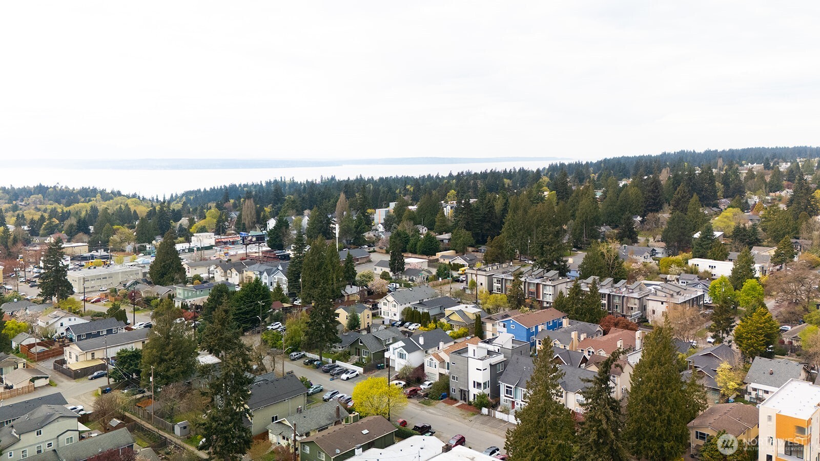 522 N 104th Street , Seattle, WA 98133