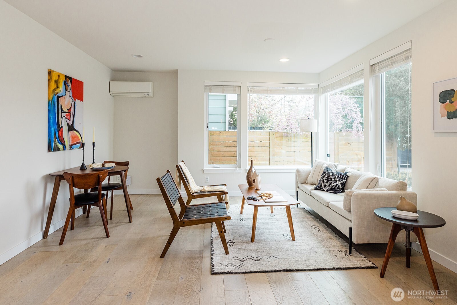 522 N 104th Street , Seattle, WA 98133