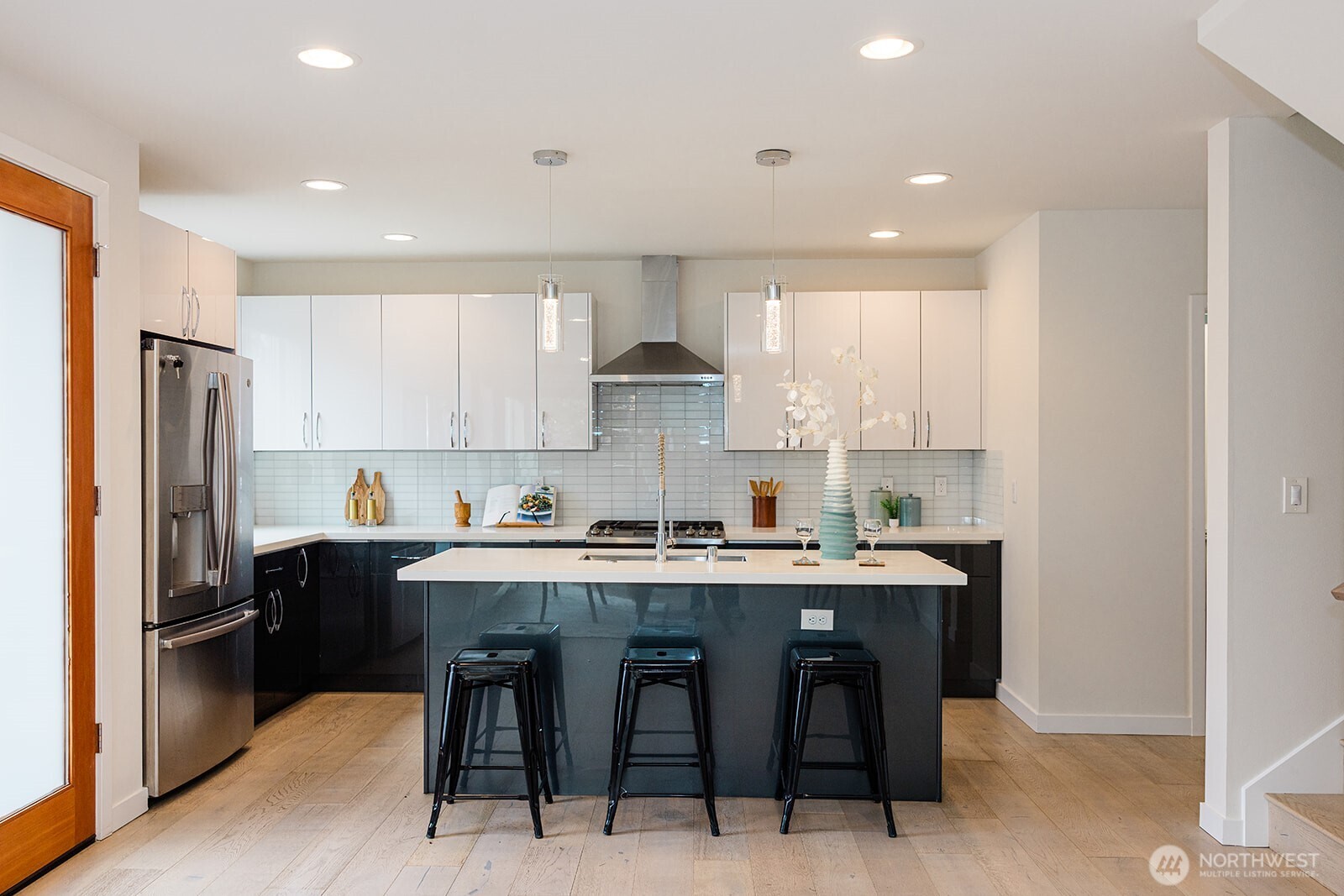 522 N 104th Street , Seattle, WA 98133