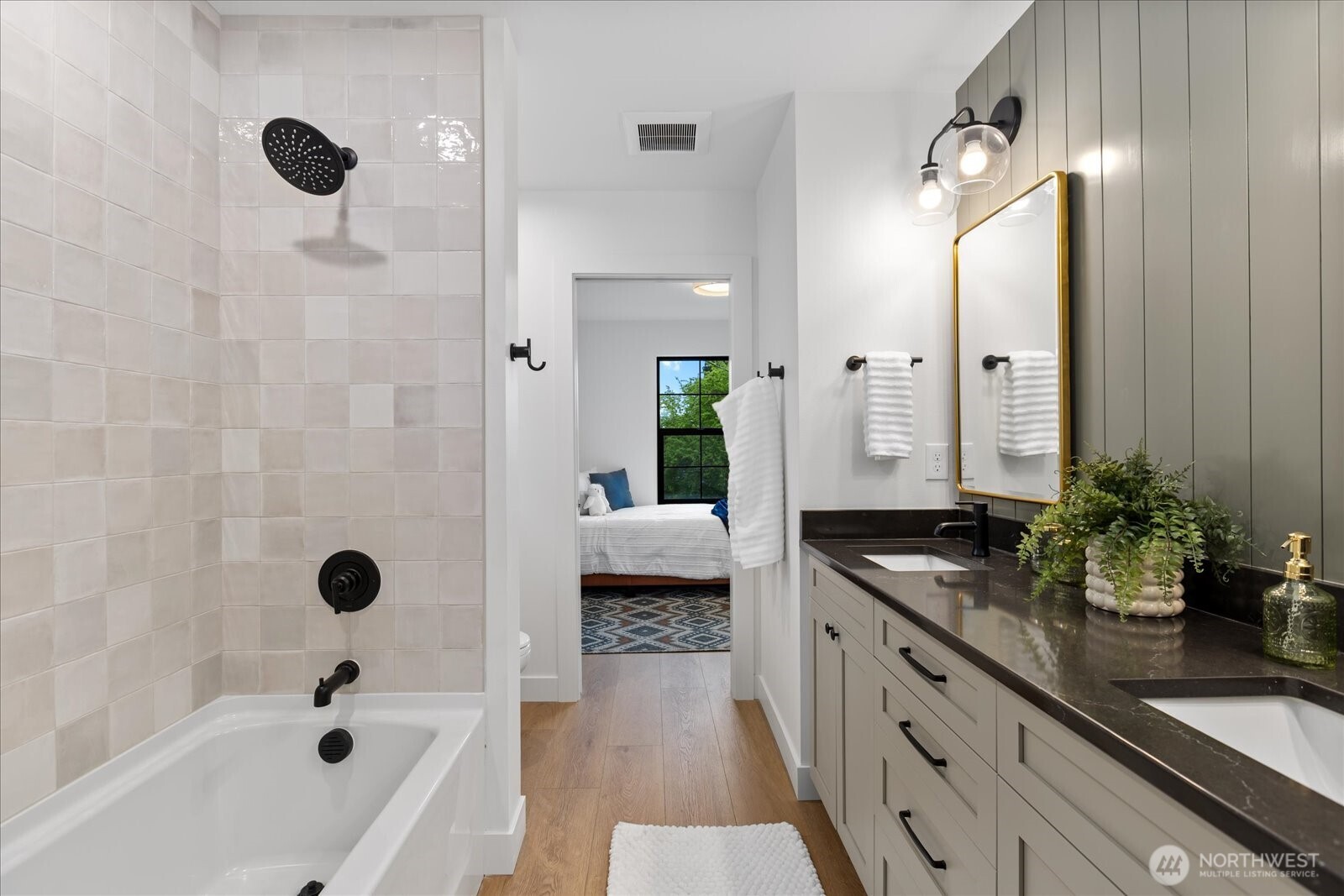 2815 25th Street #C, Everett, WA 98201