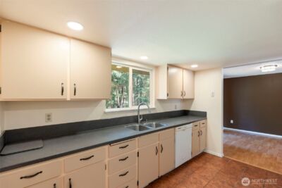 6811 36th Avenue SE, Lacey, WA 98503 - Photo 10