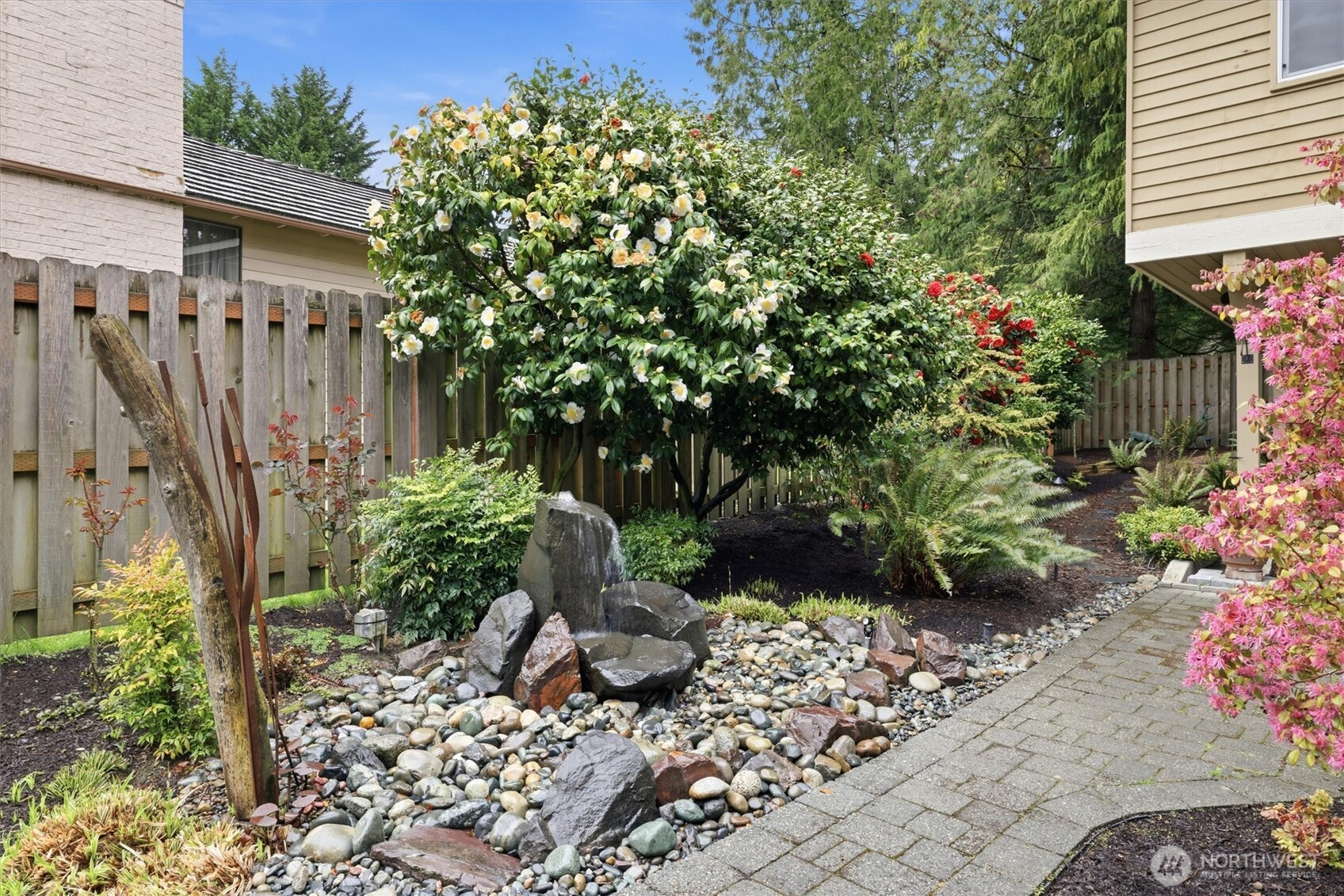7605 146th Avenue NE, Redmond, WA 98052