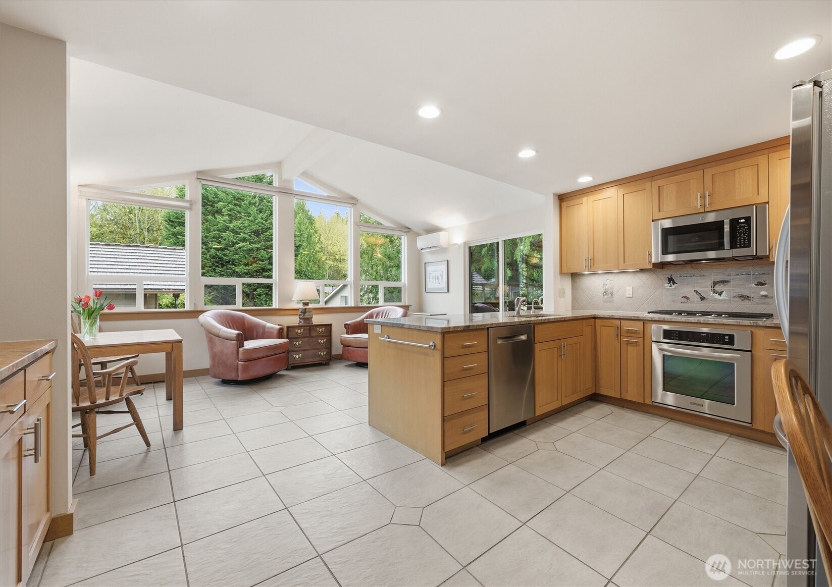 7605 146th Avenue NE, Redmond, WA 98052