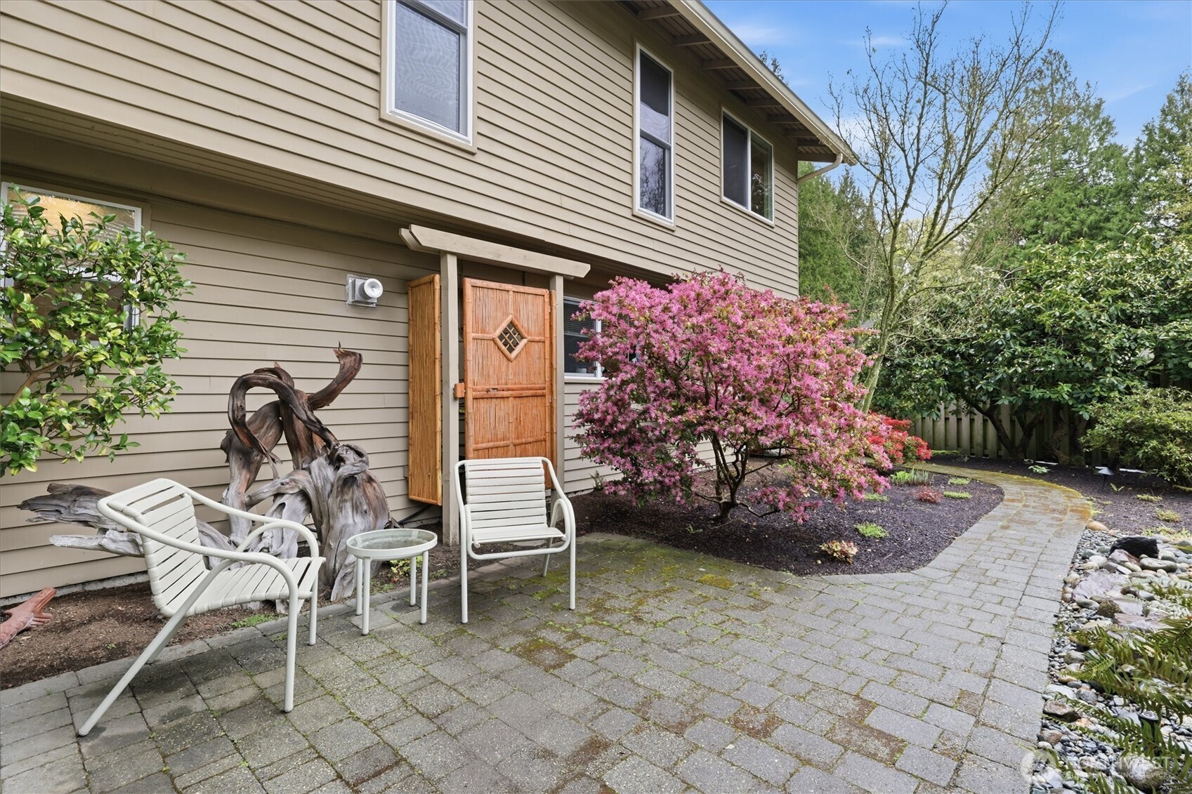 7605 146th Avenue NE, Redmond, WA 98052
