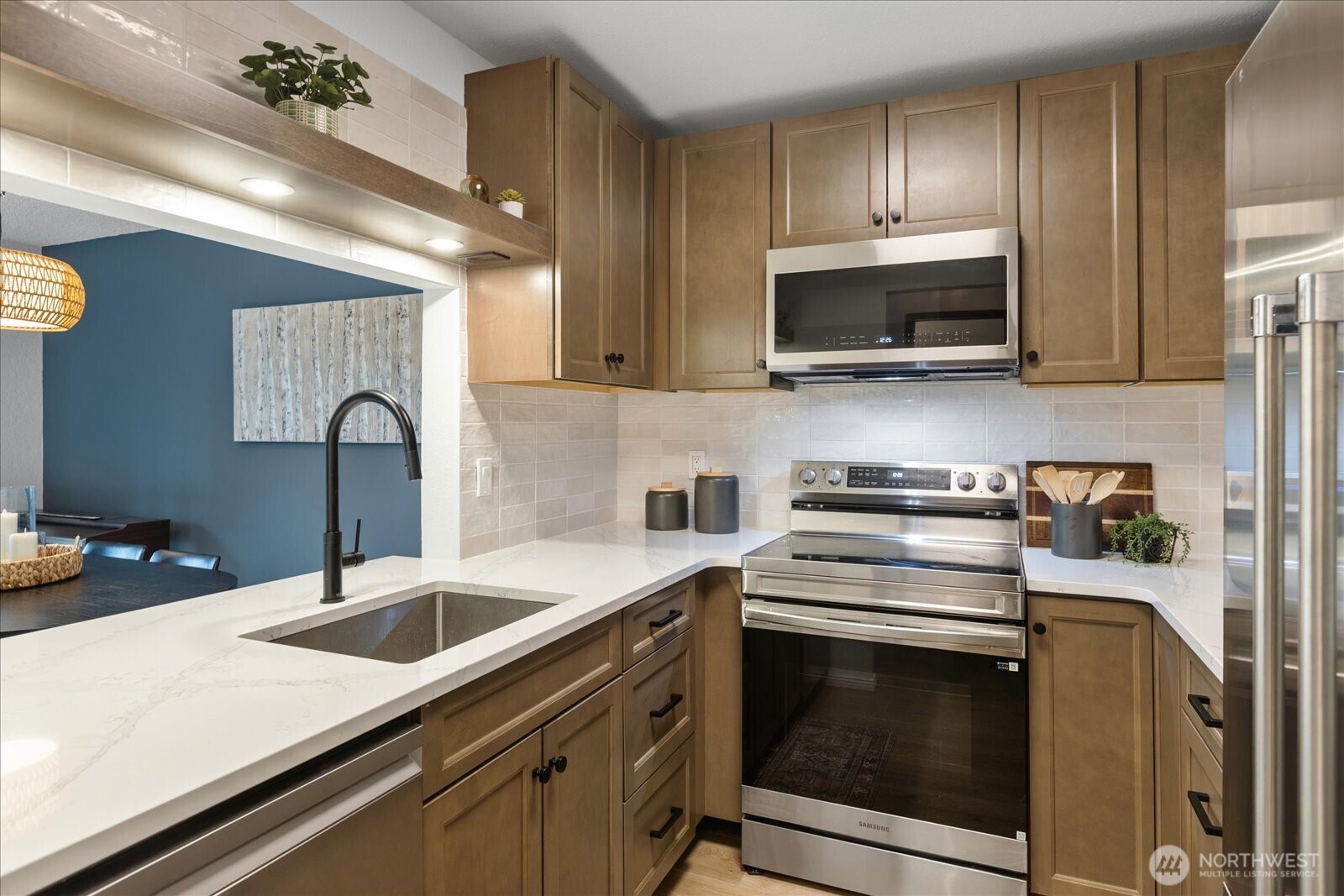 21615 80th Avenue W #215, Edmonds, WA 98026