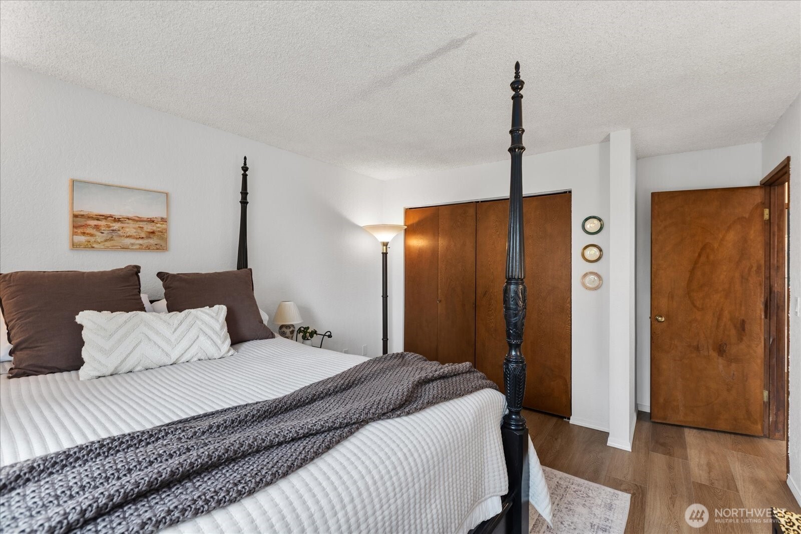 21615 80th Avenue W #215, Edmonds, WA 98026