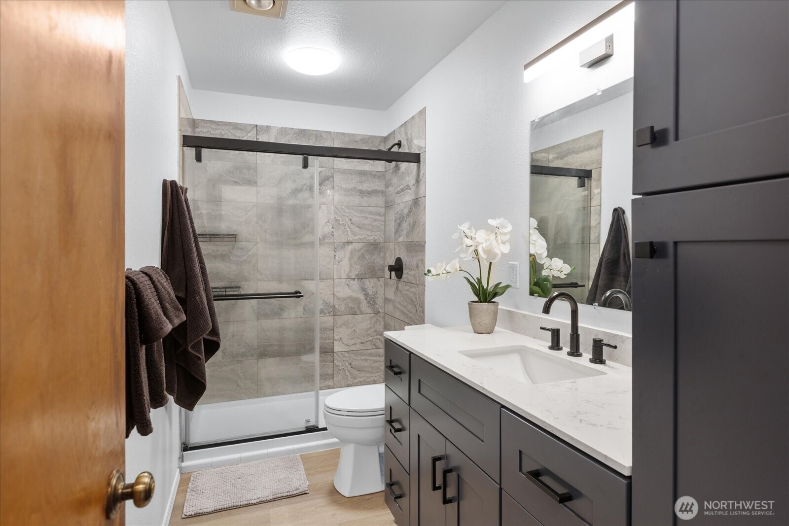 21615 80th Avenue W #215, Edmonds, WA 98026
