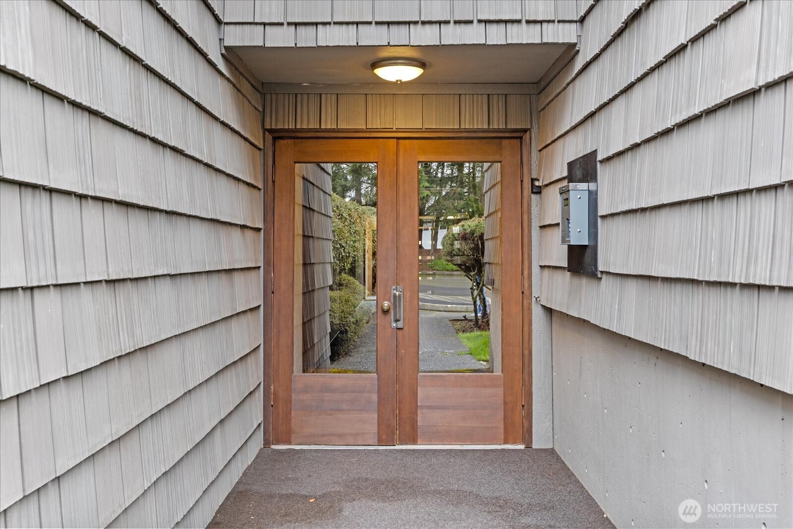21615 80th Avenue W #215, Edmonds, WA 98026