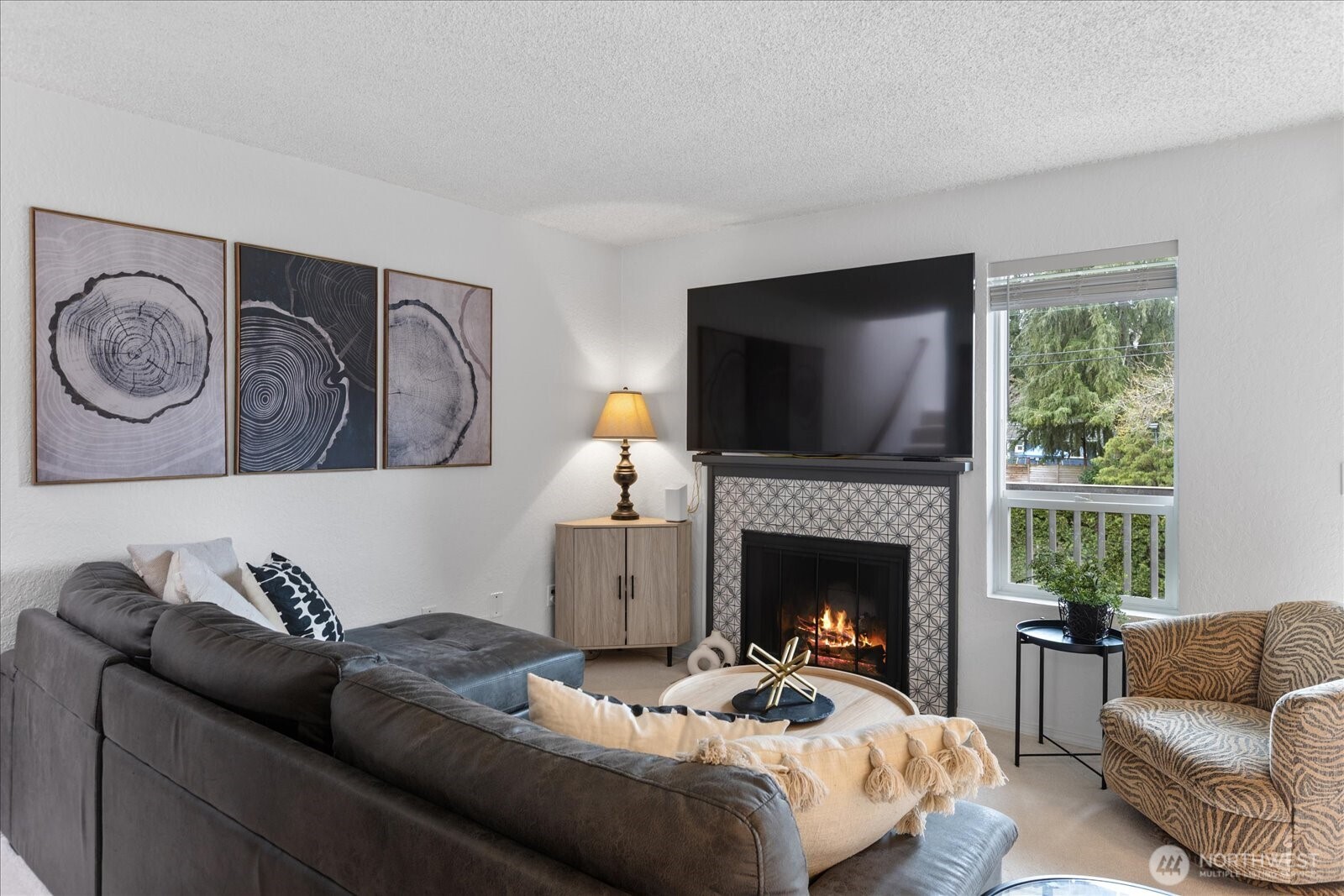 21615 80th Avenue W #215, Edmonds, WA 98026