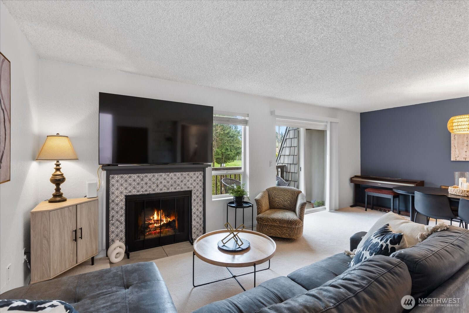 21615 80th Avenue W #215, Edmonds, WA 98026