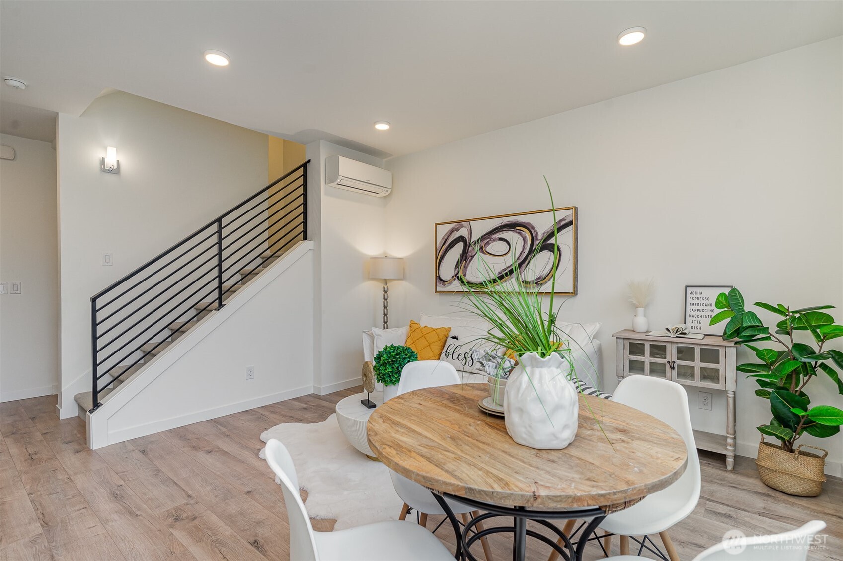 437 NE 73rd Street #A, Seattle, WA 98115