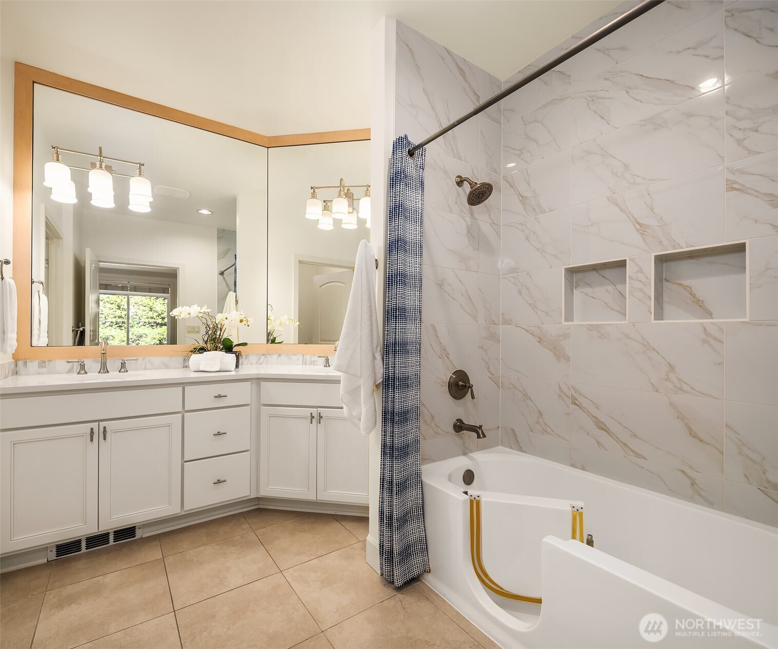 8850 Redmond Woodinville Road NE #304, Redmond, WA 98052