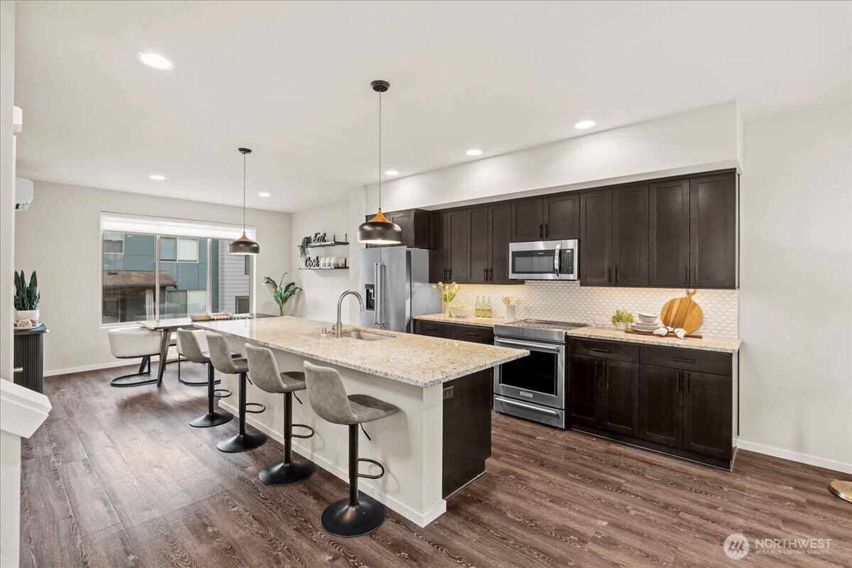 1067 SW 97th Street , Seattle, WA 98106