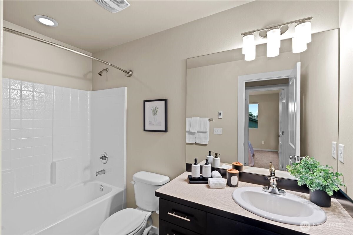 1067 SW 97th Street , Seattle, WA 98106