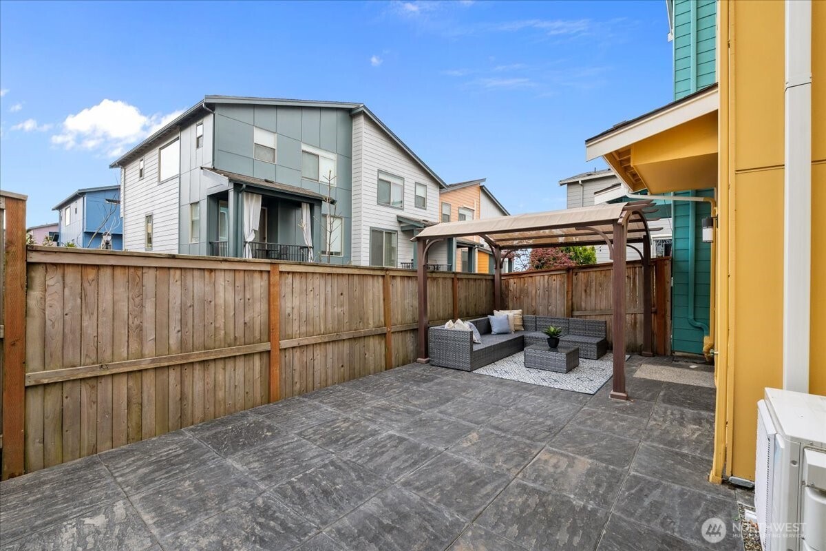1067 SW 97th Street , Seattle, WA 98106