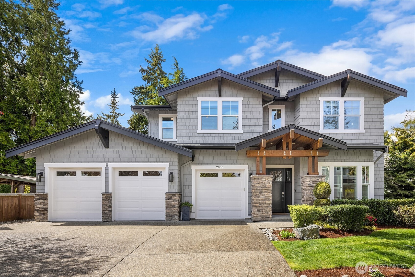 2005 105th Avenue NE, Bellevue, WA 98004