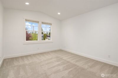 2005 105th Avenue NE, Bellevue, WA 98004 - Photo 19
