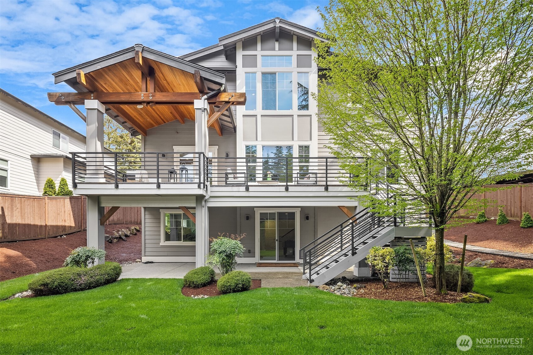 2005 105th Avenue NE, Bellevue, WA 98004