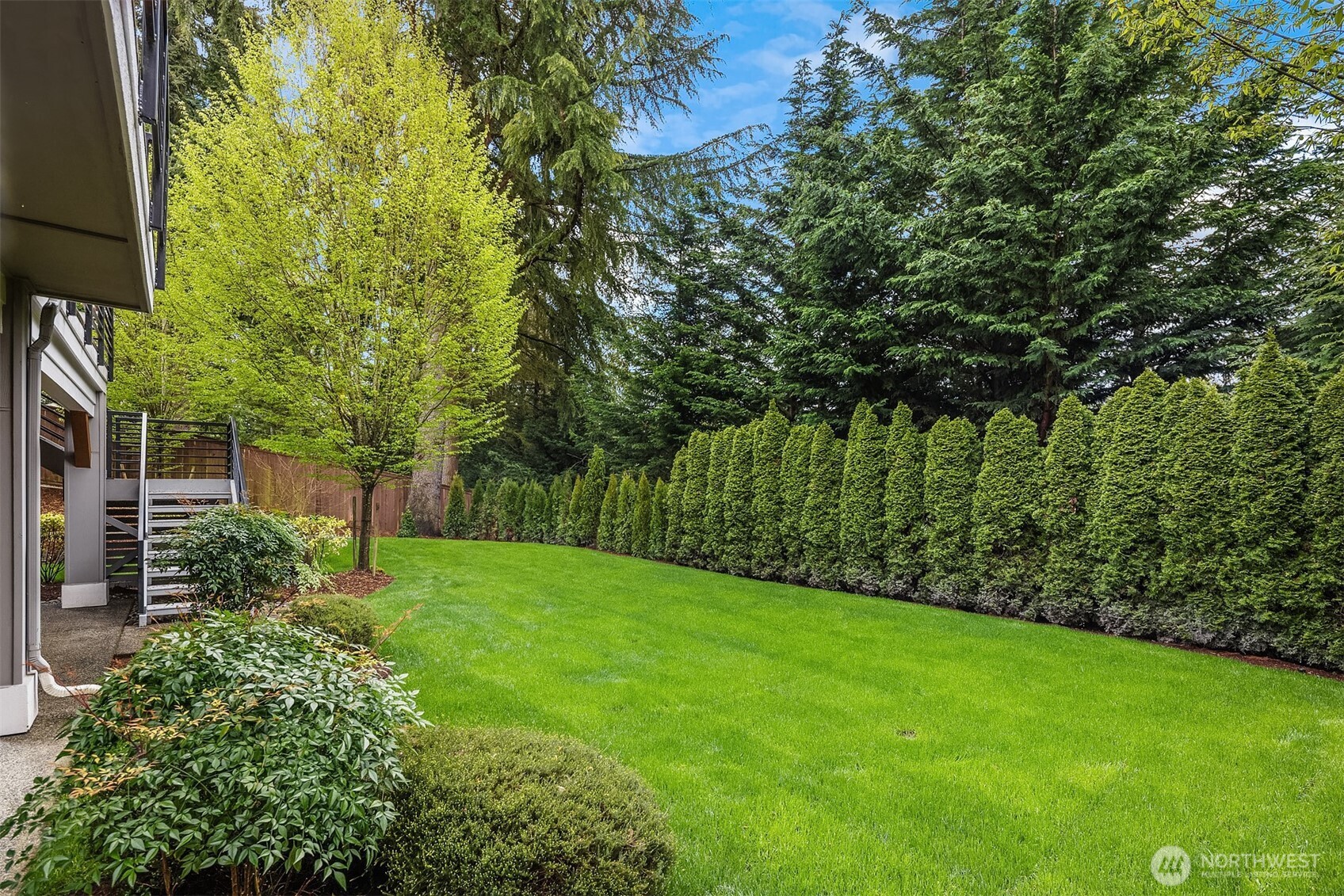 2005 105th Avenue NE, Bellevue, WA 98004