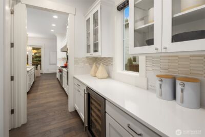 2005 105th Avenue NE, Bellevue, WA 98004 - Photo 8