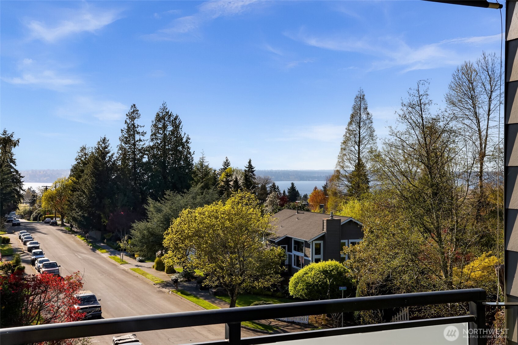 11230 NE 68th Street #C, Kirkland, WA 98033