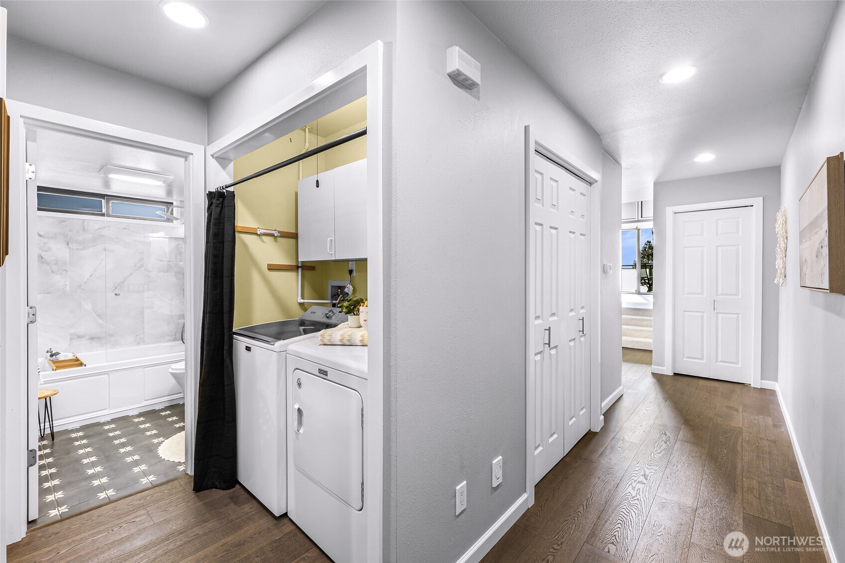 11230 NE 68th Street #C, Kirkland, WA 98033