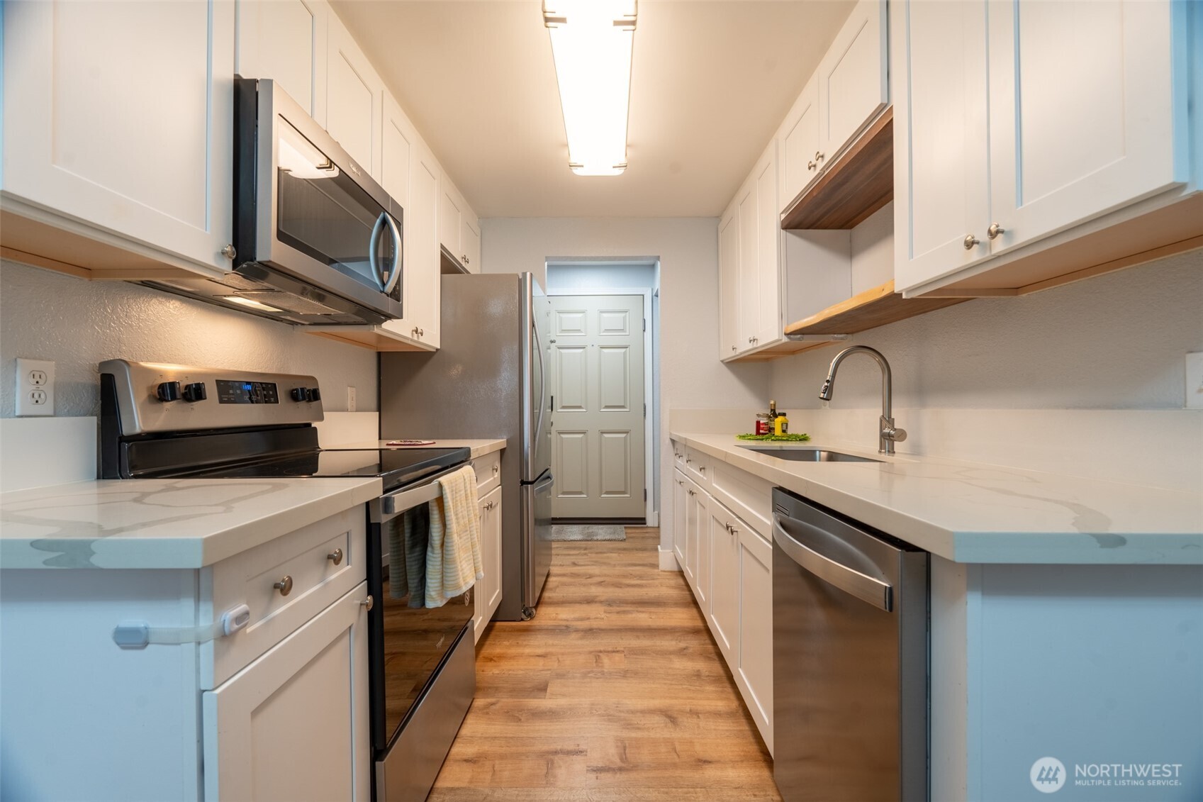 12505 NE 117th Place #J7, Kirkland, WA 98034