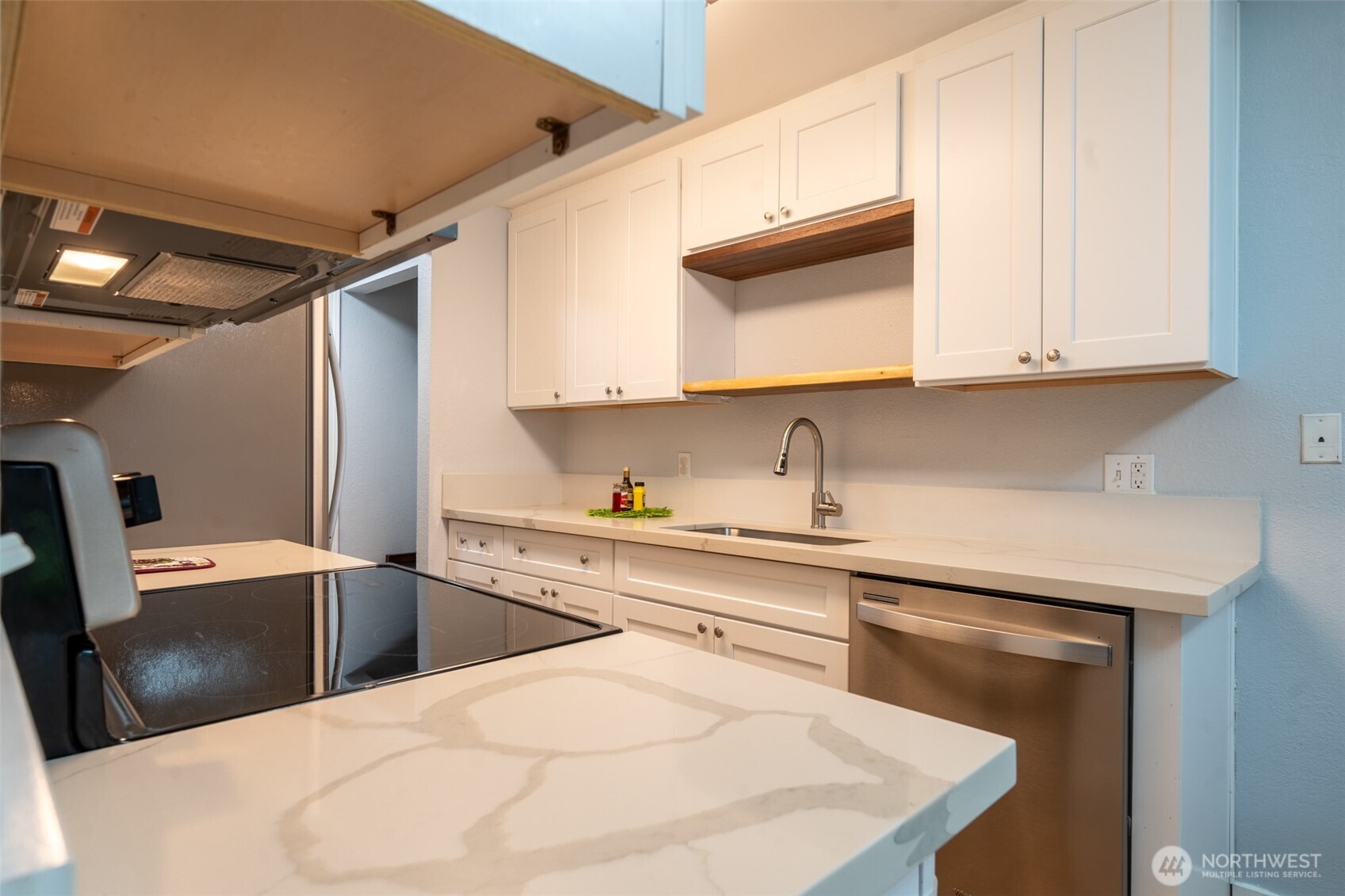 12505 NE 117th Place #J7, Kirkland, WA 98034