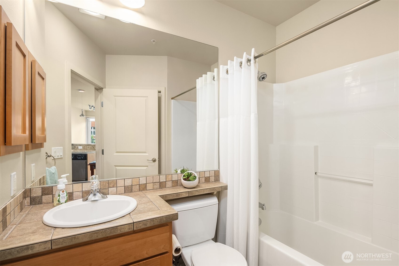 410 NE 70th Street #201, Seattle, WA 98115
